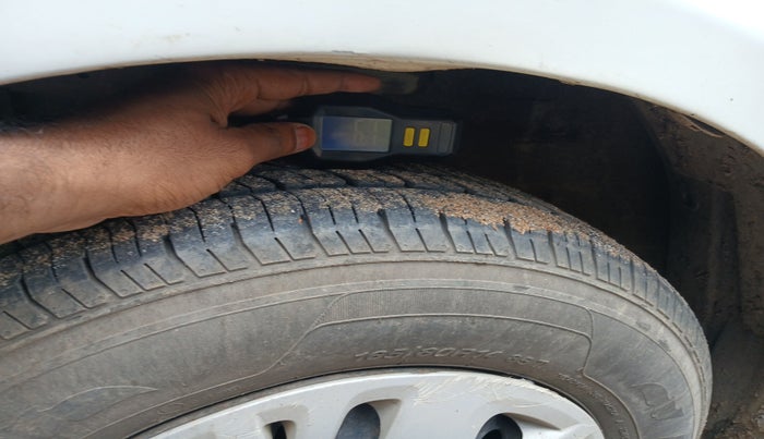 2015 Maruti Swift VXI, Petrol, Manual, 54,113 km, tyre