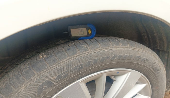 2016 Maruti Swift ZXI, Petrol, Manual, 1,06,822 km, tyre
