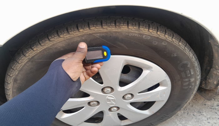 2011 Hyundai i10 MAGNA 1.2, Petrol, Manual, 73,940 km, tyre