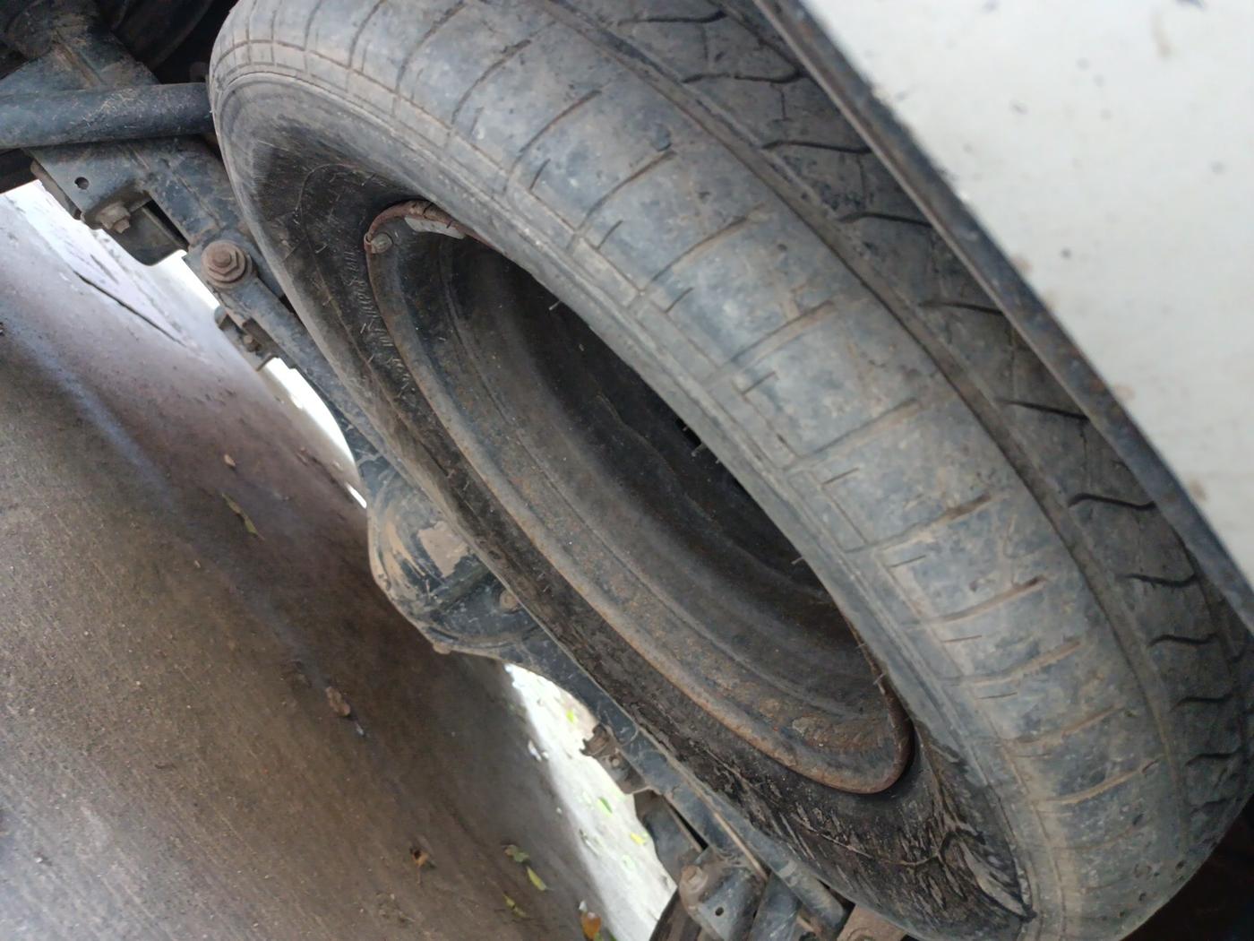 2015 Mahindra Xylo D4, Diesel, Manual, 97,200 km, tyre