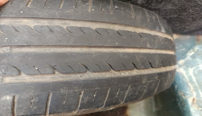 2013 Maruti Swift ZDI, Diesel, Manual, 90,476 km, tyre