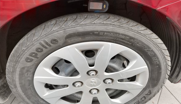 2014 Hyundai Eon SPORTZ, Petrol, Manual, 28,226 km, tyre