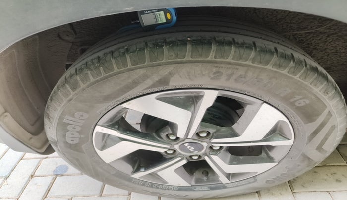 2022 KIA SONET HTX 1.5, Diesel, Manual, 25,872 km, tyre