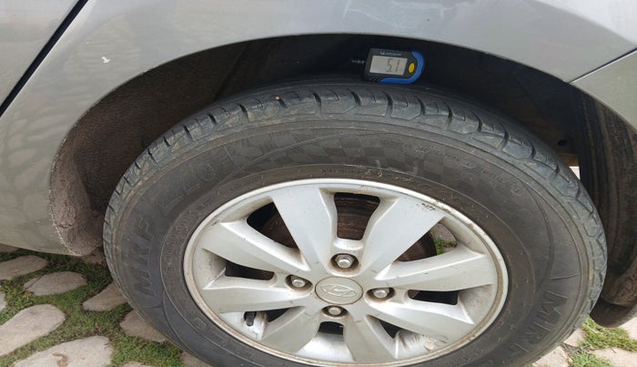 2013 Hyundai i20 SPORTZ 1.2, Petrol, Manual, 1,43,953 km, tyre