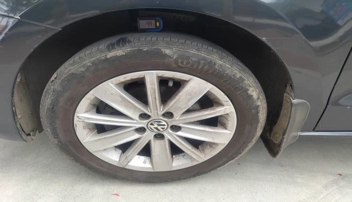 2017 Volkswagen Vento HIGHLINE DIESEL 1.5, Diesel, Manual, 2,08,408 km, tyre