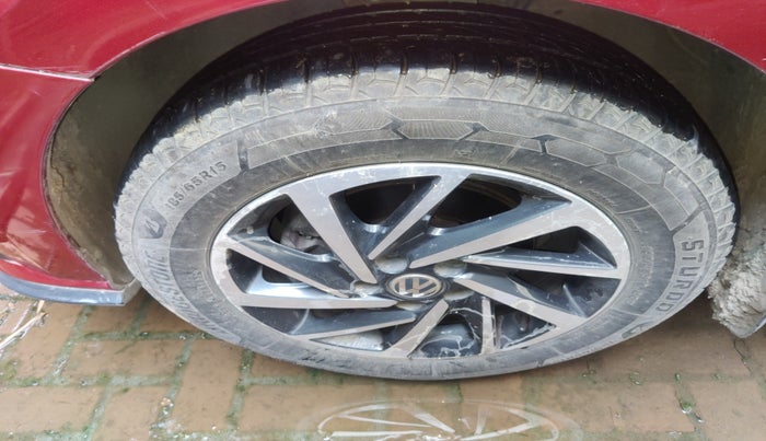 2019 Volkswagen Polo COMFORTLINE 1.0L MPI, Petrol, Manual, 52,062 km, tyre