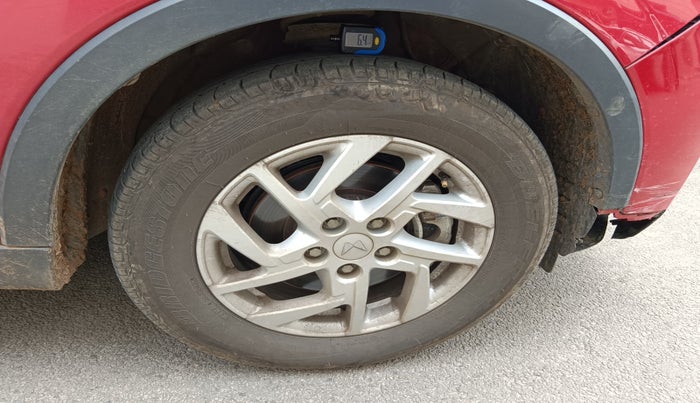 2023 Mahindra XUV300 W8 1.2 PETROL, Petrol, Manual, 14,700 km, tyre