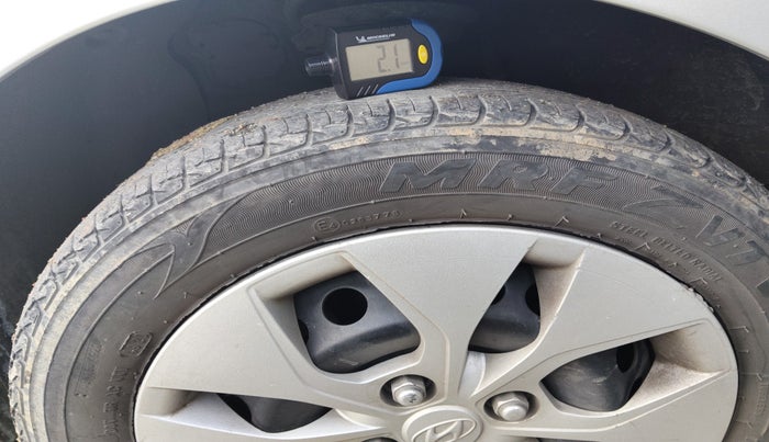 2015 Hyundai Xcent BASE 1.2, Petrol, Manual, 72,926 km, tyre