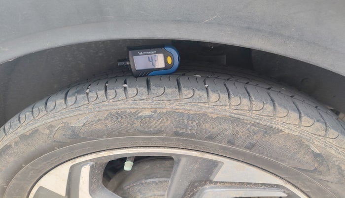 2018 Hyundai Creta SX AT 1.6 DIESEL, Diesel, Automatic, 2,09,425 km, tyre