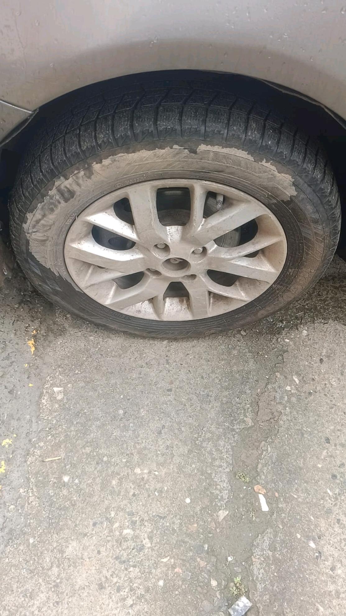 2015 Nissan Sunny XV DIESEL, Diesel, Manual, 1,39,205 km, tyre