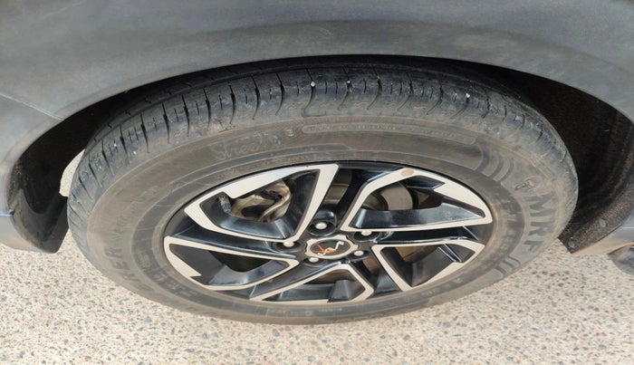 2022 KIA CARENS LUXURY 1.4 PETROL 7 STR, Petrol, Manual, 14,980 km, tyre
