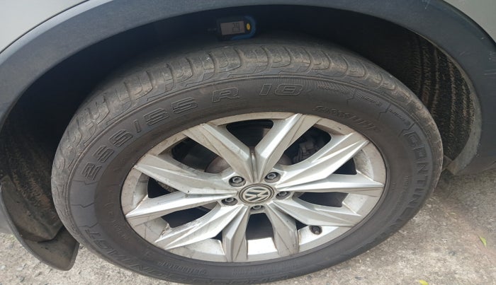 2017 Volkswagen TIGUAN HIGHLINE TDI AT, Diesel, Automatic, 1,70,268 km, tyre