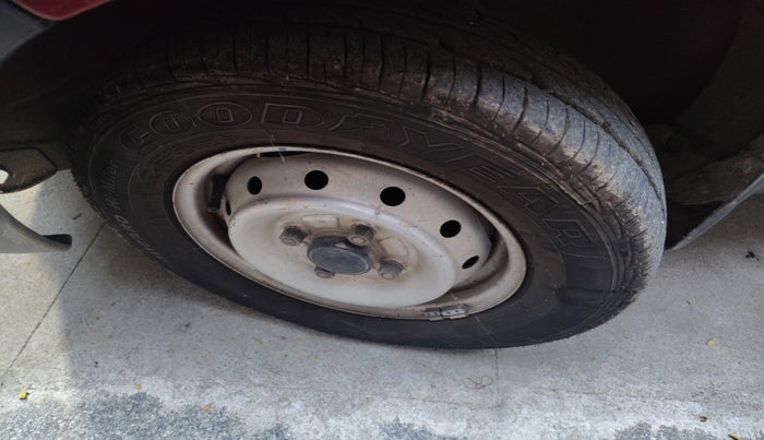 2010 Maruti Alto LXI, Petrol, Manual, 27,137 km, tyre