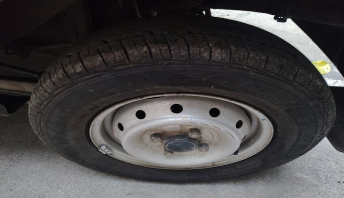 2010 Maruti Alto LXI, Petrol, Manual, 27,137 km, tyre