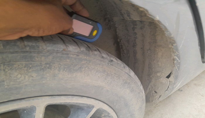 2015 Maruti Ciaz VDI, Diesel, Manual, 1,18,837 km, tyre