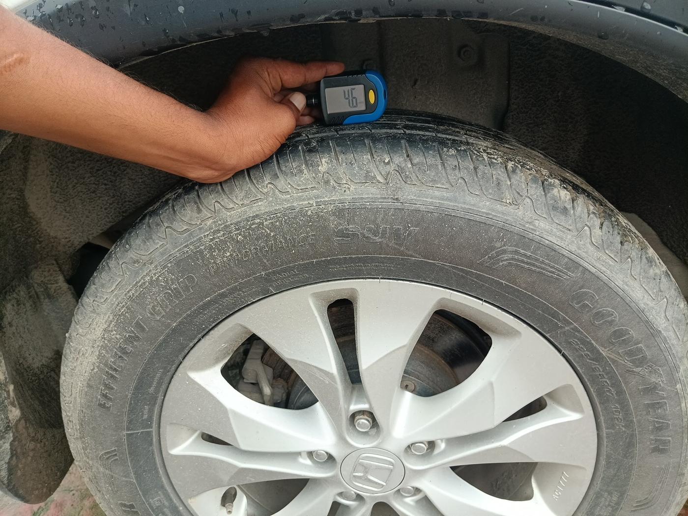 2018 Honda CRV 2.0L I-VTEC 2WD AT, Petrol, Automatic, 1,48,906 km, tyre