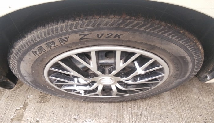 2013 Maruti Swift Dzire VDI, Diesel, Manual, 43,714 km, tyre