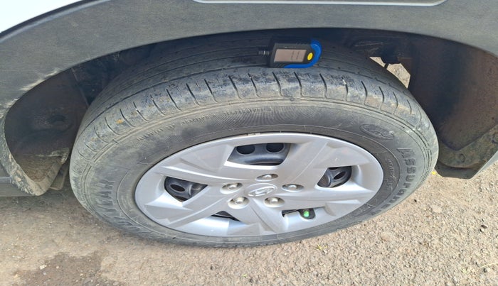 2022 Hyundai VENUE S 1.2, Petrol, Manual, 38,319 km, tyre