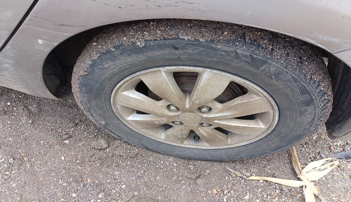 2012 Hyundai i20 ASTA 1.2, Petrol, Manual, 97,396 km, tyre