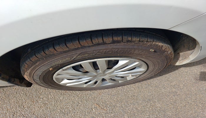 2019 Maruti Dzire VXI, Petrol, Manual, 1,85,602 km, tyre