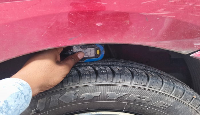 2015 Hyundai Eon ERA +, Petrol, Manual, 55,397 km, tyre