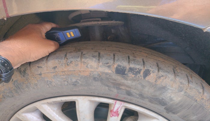 2022 Maruti Dzire ZXI, Petrol, Manual, 43,285 km, tyre