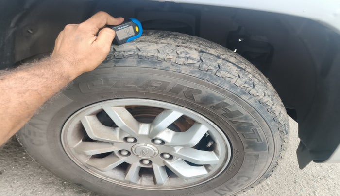 2015 Mahindra TUV300 T8, Diesel, Manual, 90,560 km, tyre