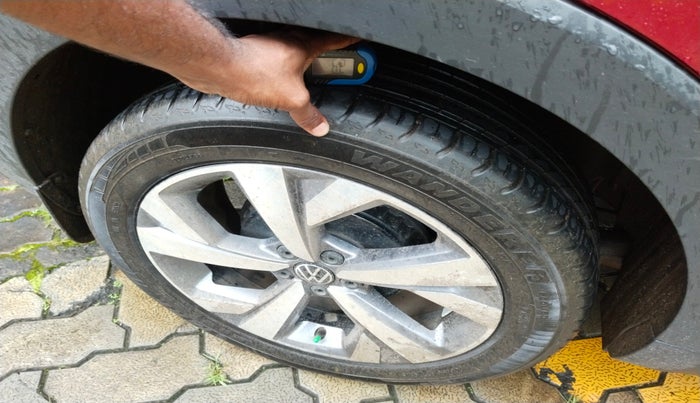 2024 Volkswagen TAIGUN  Topline 1.0 TSI AT (Electric Seats), Petrol, Automatic, 8,328 km, tyre