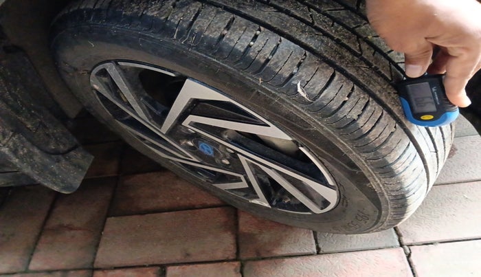 2023 Hyundai NEW I20 ASTA 1.2 MT, Petrol, Manual, 18,165 km, tyre