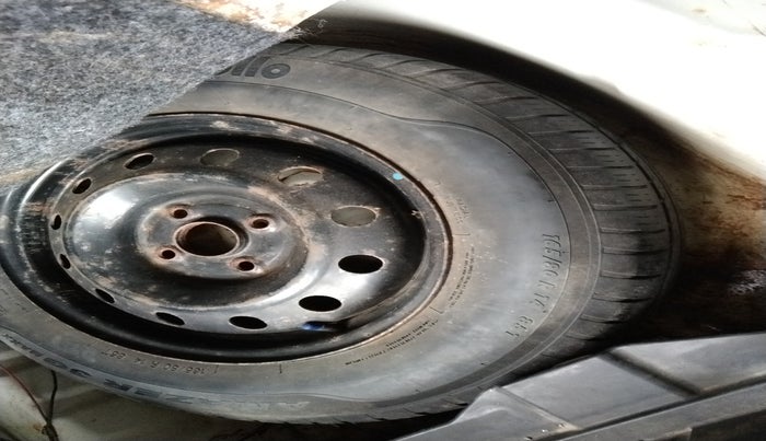 2019 Maruti Dzire VXI, Petrol, Manual, 1,17,929 km, tyre