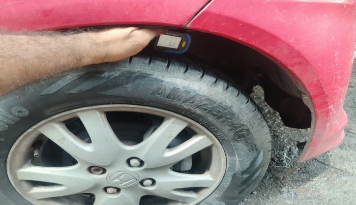 2011 Honda Brio V MT, Petrol, Manual, 63,130 km, tyre