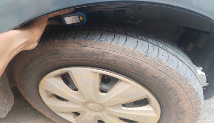 2011 Maruti Swift Dzire VXI, Petrol, Manual, 1,01,715 km, tyre