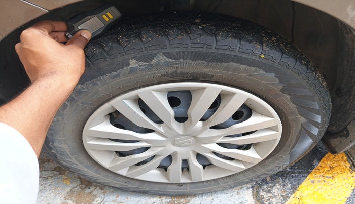 2022 Maruti Dzire VXI AMT, Petrol, Automatic, 54,416 km, tyre