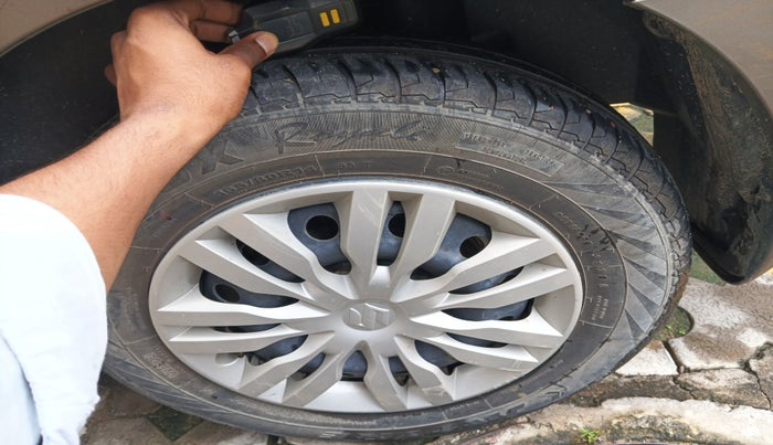 2022 Maruti Dzire VXI AMT, Petrol, Automatic, 54,416 km, tyre