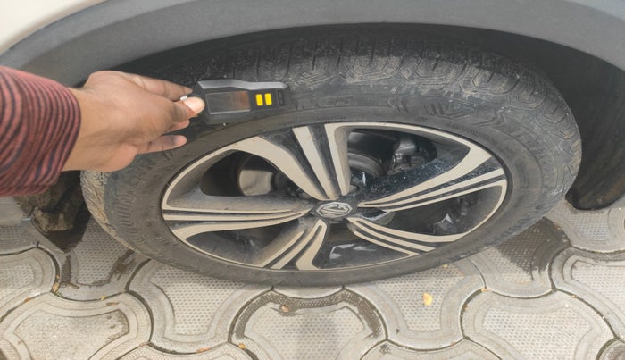 2023 MG ASTOR SHARP 1.5 MT, Petrol, Manual, 12,988 km, tyre