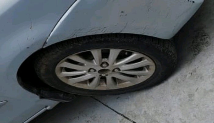 2011 Toyota Etios G SP, Petrol, Manual, 1,17,286 km, tyre