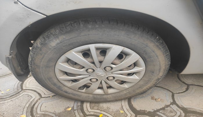 2013 Hyundai i10 ASTA 1.2, Petrol, Manual, 42,000 km, tyre