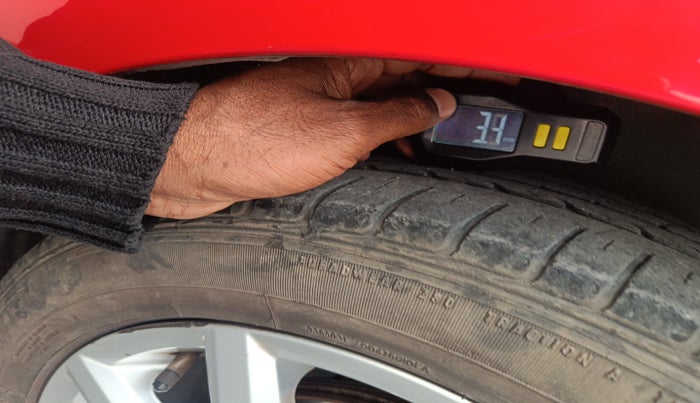 2018 Volkswagen Vento HIGHLINE PETROL AT, Petrol, Automatic, 92,242 km, tyre
