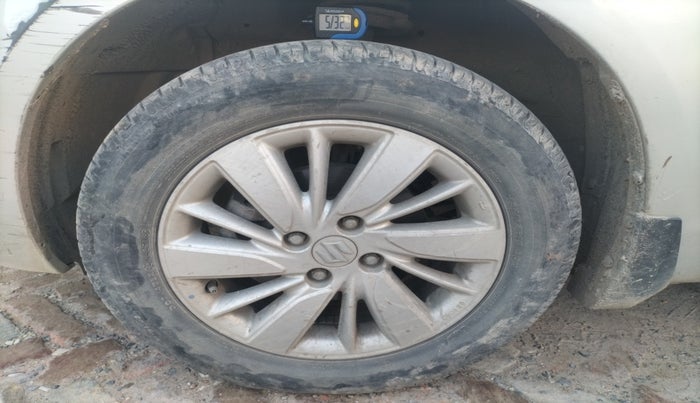 2015 Maruti Swift ZXI, Petrol, Manual, 77,914 km, tyre