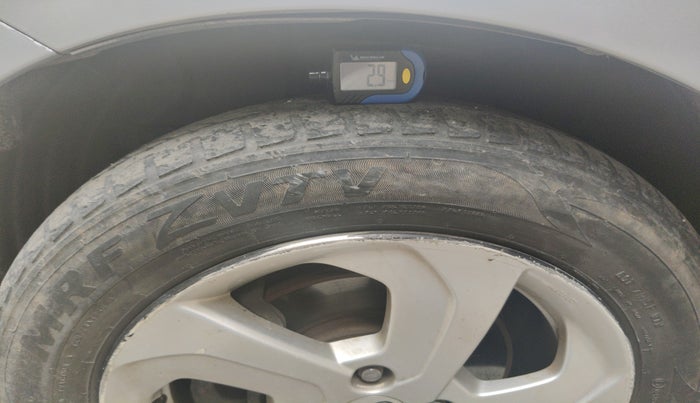 2012 Honda City 1.5L I-VTEC V MT, Petrol, Manual, 1,14,739 km, tyre