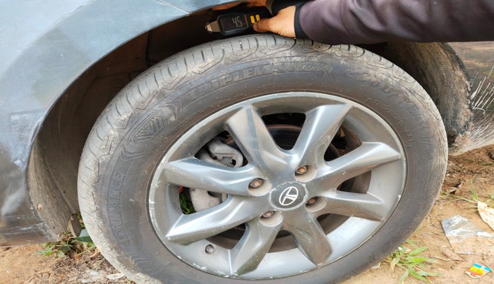 2015 Tata Bolt XT REVOTRON, Petrol, Manual, 56,886 km, tyre