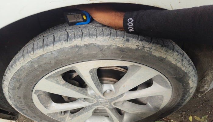 2016 Hyundai Elite i20 ASTA 1.4 CRDI (O), Diesel, Manual, 2,79,775 km, tyre