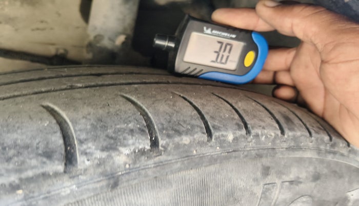 2016 Tata Zest XE 75PS DIESEL, Diesel, Manual, 1,37,500 km, tyre