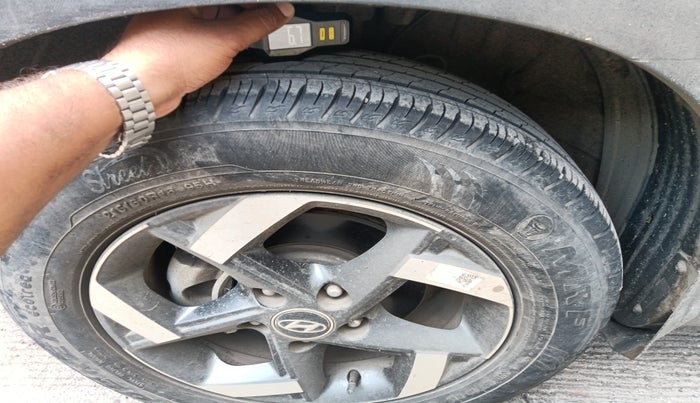 2021 Hyundai VENUE SX 1.0 TURBO, Petrol, Manual, 15,800 km, tyre