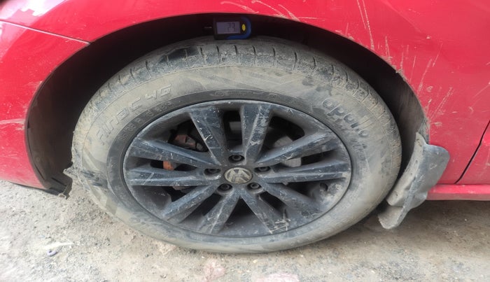 2015 Volkswagen Polo HIGHLINE1.2L, Petrol, Manual, 88,891 km, tyre