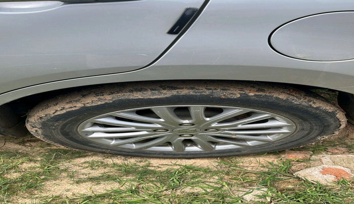 2017 Maruti Dzire ZXI, Petrol, Manual, 55,754 km, tyre