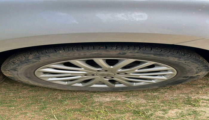 2017 Maruti Dzire ZXI, Petrol, Manual, 55,754 km, tyre