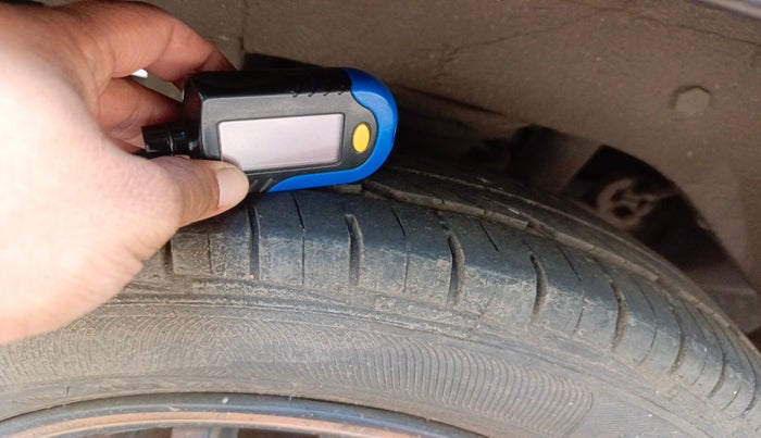 2013 Maruti Alto 800 LXI CNG, Petrol, Manual, 56,234 km, tyre