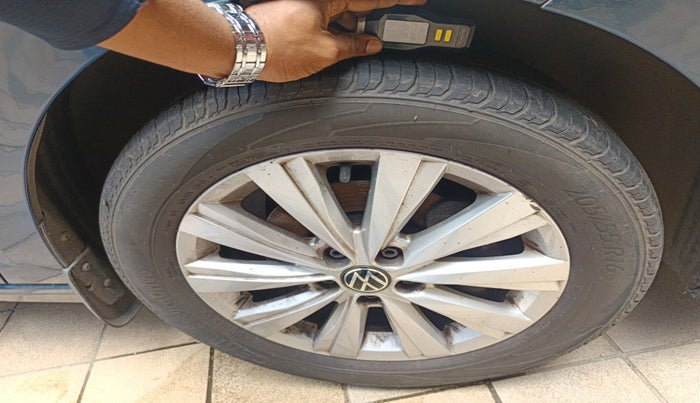 2023 Volkswagen VIRTUS HIGHLINE TSI 1.0 AT, Petrol, Automatic, 32,501 km, tyre