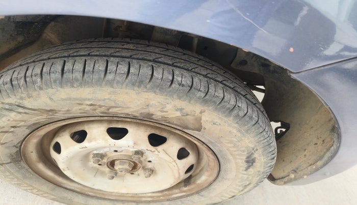 2010 Tata Indica Vista TERRA SAFIRE, Petrol, Manual, 1,20,467 km, tyre